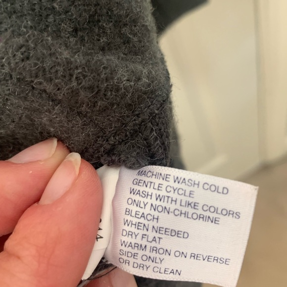 Gap size Medium Grey Cardigan Cape Style with Belt - Picture 7 of 7